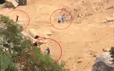 Công an nổ súng vây bắt nhóm "đá tặc" quy mô lớn ở núi Hòn Chà