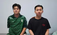 Nguyễn Hoàng Khang (trái) và Phan Anh Duy tại cơ quan Công an. Ảnh: CACC