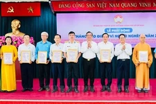 Công ty XSKT TPHCM hưởng ứng tháng cao điểm “Vì người nghèo” năm 2024