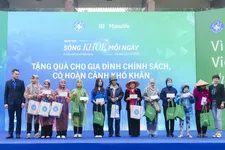 Khi phố đi bộ trở thành “phòng khám đặc biệt” của người dân Thủ đô