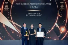Đại diện Vạn Xuân Group tự hào đón nhận các giải thưởng danh giá trong chuỗi sự kiện vinh danh năm 2026