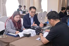 Doanh nghiệp trao đổi tại buổi kết nối 