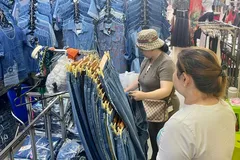 Thời tiết se lạnh, đồ giữ ấm tại TPHCM tiêu thụ mạnh