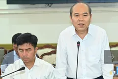 Chánh thanh tra TPHCM Trần Văn Bảy phát biểu tại phiên họp. Ảnh: Việt Dũng