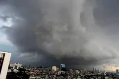 Hiện nay, vùng mưa dông nhiều đang tập trung ở phía Nam nước ta. Ảnh minh họa