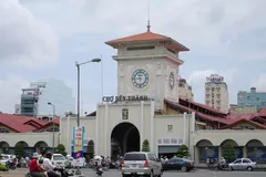 Hỗ trợ tiền mặt, tiêm vaccine phòng Covid-19 cho tiểu thương TPHCM