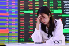 Tiền đổ vào chứng khoán có khiến thị trường tạo bong bóng?