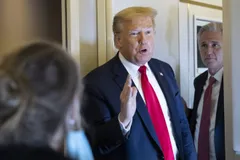Tổng thống Trump hoãn hội nghị G7, muốn bổ sung Nga