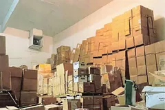 Bên trong phòng thí nghiệm bí mật.