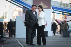 Con gái đầu lòng ông Kim Jong Un gây chú ý với chiều cao vượt trội