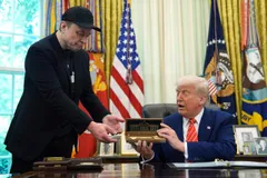 Ông Trump chào tạm biệt Musk tại Nhà Trắng