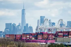 Ông Trump công bố mức thuế mới với hàng loạt quốc gia