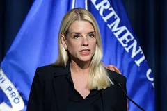 Tổng chưởng lý Hoa Kỳ Pam Bondi.