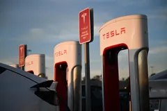 Một trạm sạc điện của Tesla tại Hawthorne, California, Mỹ. Ảnh: TTXVN