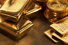 Giá vàng lao dốc 2% sau phát biểu của ông Trump về Trung Quốc