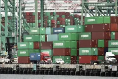 Quang cảnh cảng hàng hóa tại Los Angeles, California, Mỹ. Ảnh: THX/TTXVN