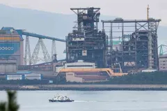 Một công nhân thiệt mạng và 3 người khác bị thương do một loại khí bị nghi ngờ là khí độc rò rỉ tại một nhà máy của công ty sản xuất thép POSCO ở thành phố Pohang, phía Đông Nam Hàn Quốc. Ảnh: Yonhap