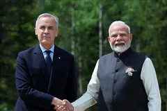Thủ tướng Canada Mark Carney (trái) và người đồng cấp Ấn Độ Narendra Modi (phải) tại cuộc gặp bên lề Hội nghị thượng đỉnh G7 ở Alberta, Canada ngày 17/6/2025. Ảnh: ANI/TTXVN