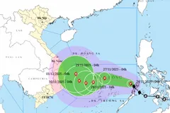 Bão Koto giật cấp 13 vào Biển Đông, trở thành cơn bão số 15