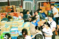 Người dân TPHCM gửi yêu thương về vùng lũ miền Trung