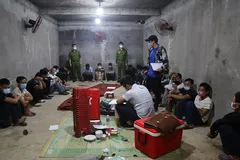 27 đối tượng đánh bạc dưới lòng đất