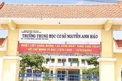 Hiệu trưởng nhờ giáo viên đi thi hộ để lấy bằng đại học