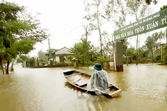 Miền Trung: Trắng tay sau đêm chạy lũ