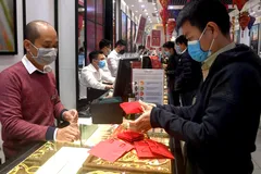 Mua vàng ngày vía Thần Tài: Nên mua nhiều hay ít?