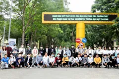 Đông đảo các bạn trẻ khắp nơi đến thăm môi trường học tập lý tưởng ở Đại học Trà Vinh