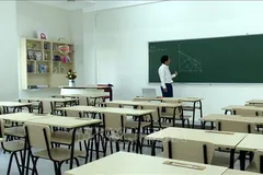 Dạy trực tuyến cũng như sản xuất các video hướng dẫn các em học sinh ôn tập kiến thức, rèn luyện kỹ năng sống.