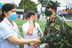 Chia tay trong nước mắt sau đợt hỗ trợ TPHCM chống dịch.