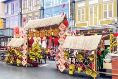 Một nhà hàng Việt Nam tại Phố Tàu nhộn nhịp thực khách những ngày đầu xuân mới. 