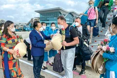 Xung đột giữa Nga - Ukraine, cảnh báo của CDC Mỹ và quy định mới nhất của Bộ Y tế Việt Nam sẽ là nỗi lo cho ngành du lịch trước ngày mở cửa 15-3. 