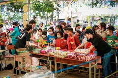 Mang nụ cười đến với trẻ vùng cao