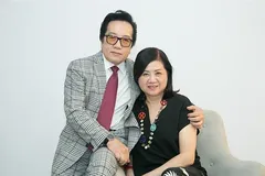 Danh ca Elvis Phương 'đắm đuối' nước mắt một loài hoa