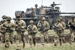 Quân đội các nước NATO.