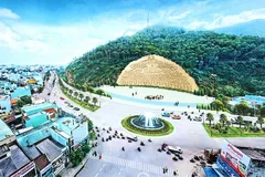 Phối cảnh bức phù điêu "Lạc Long Quân – Âu Cơ”