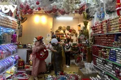 Sắp tới lễ Giáng sinh nhưng thị trường ở Đà Nẵng vẫn trầm lắng.