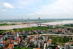 Dự thảo đồ án quy hoạch phân khu đô thị hai bên bờ sông Hồng là một trong những vấn đề đang được dư luận quan tâm (Ảnh minh họa: KT)