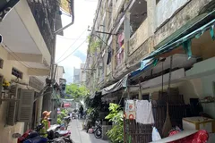 Chung cư Vĩnh Hội, quận 4, ngổn ngang, xuống cấp