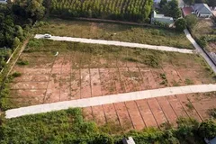 Việc siết phân lô, tách thửa để cảnh tỉnh để người dân không có tâm lý đi thu gom, mua đất nhỏ lẻ mà không quan tâm đến quy hoạch. (Nguồn: TTXVN)