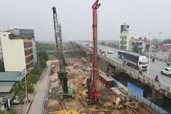Thi công cầu Vĩnh Tuy, giai đoạn 2 (Ảnh minh họa: KT)