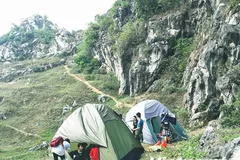 Khu sinh thái Bản Rõm (huyện Sóc Sơn) là một trong những điểm cắm trại gần Hà Nội đang 'hot' trong thời gian gần đây. (Ảnh: dulichbanrom)