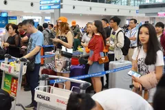 Sân bay Tân Sơn Nhất có nguy cơ ùn tắc cục bộ dịp Tết Nguyên đán 2024. (Ảnh: NLĐ)