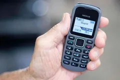 Các doanh nghiệp thực hiện ngăn chặn nhập mạng các máy điện thoại 2G không chứng nhận hợp quy. Ảnh: SCMP.