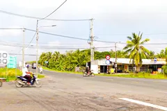 Người dân kiến nghị cần sớm lắp đặt hệ thống đèn tín hiệu giao thông ở các điểm giao trên tuyến đường tỉnh 922 (TP Cần Thơ).