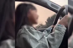 Cảnh sát truy tìm người bố để bé gái 10 tuổi lái ô tô 60km/h