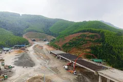Nỗ lực ngày đêm hoàn thành hàng loạt dự án cao tốc