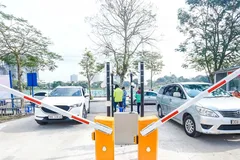 Một bãi triển khai ứng dụng công nghệ thu phí trông giữ xe không tiền mặt Phủ Tây Hồ. (Ảnh: Việt Hùng/Vietnam+)