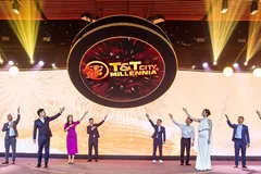 Các đại biểu thực hiện nghi lễ Kick off dự án.